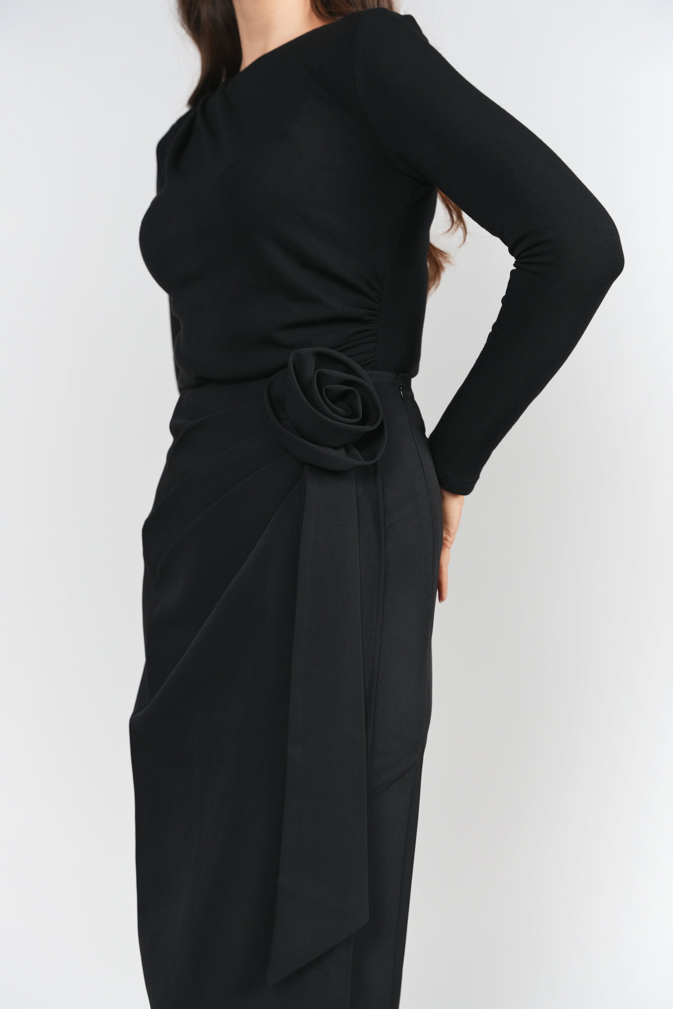 Rosette Midi Skirt- Black