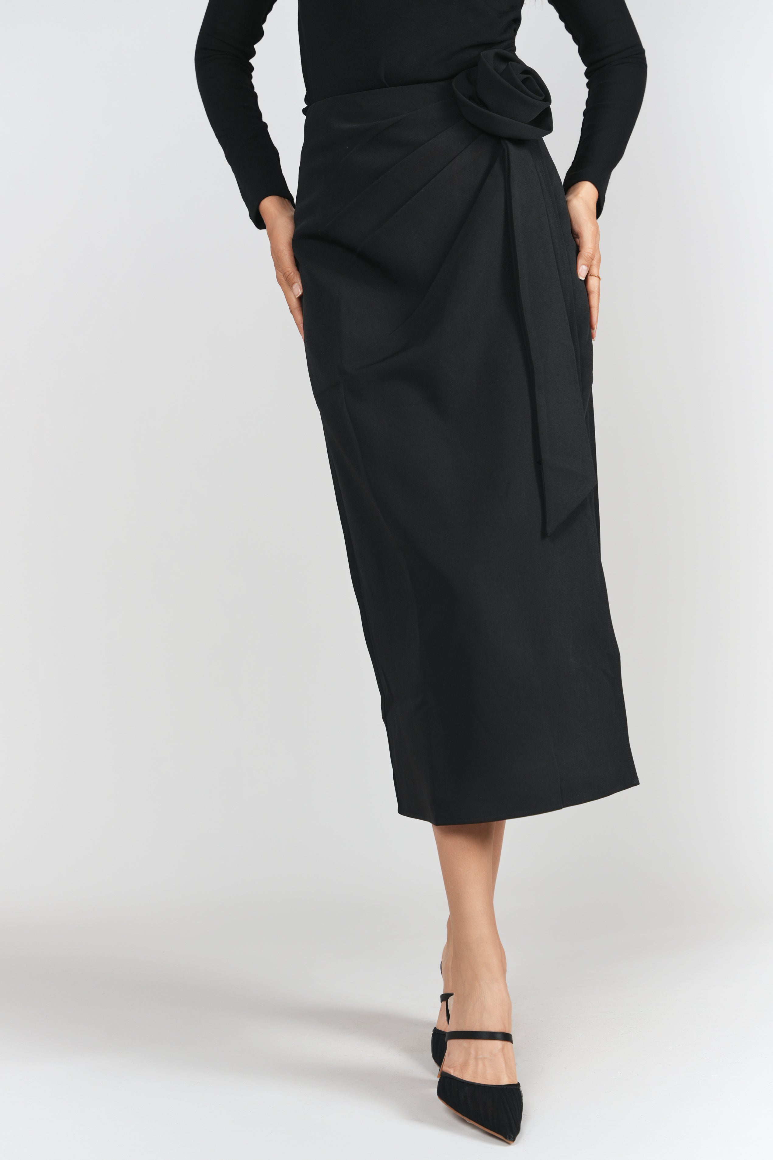 Rosette Midi Skirt- Black