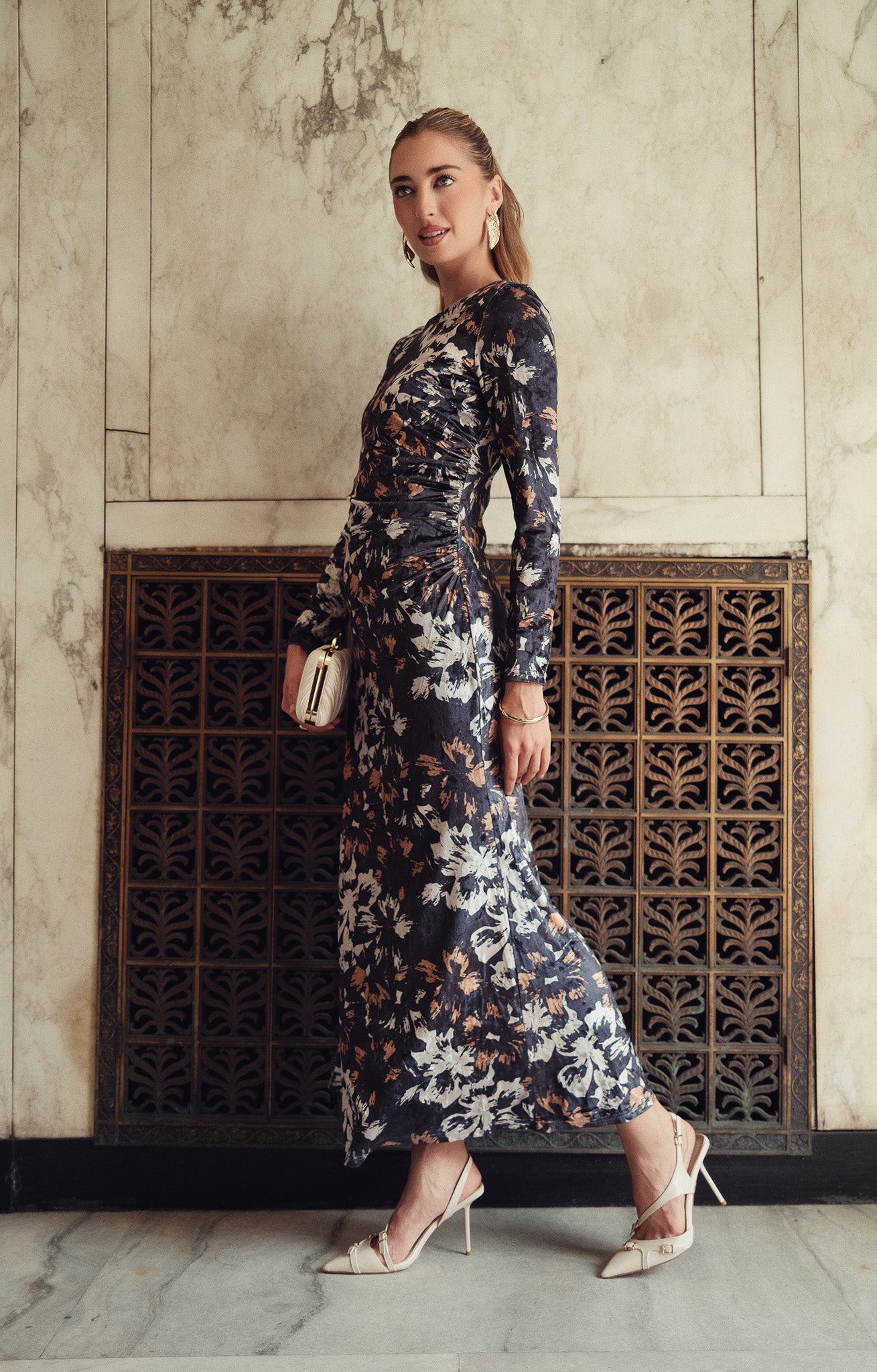 Side Ruched Velvet Dress- Brown and Black Floral M Side Ruched Velvet Dress- Brown and Black Floral M