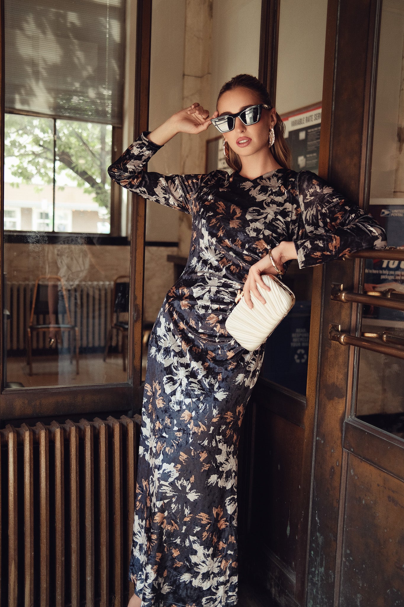 Side Ruched Velvet Dress- Brown and Black Floral M Side Ruched Velvet Dress- Brown and Black Floral M