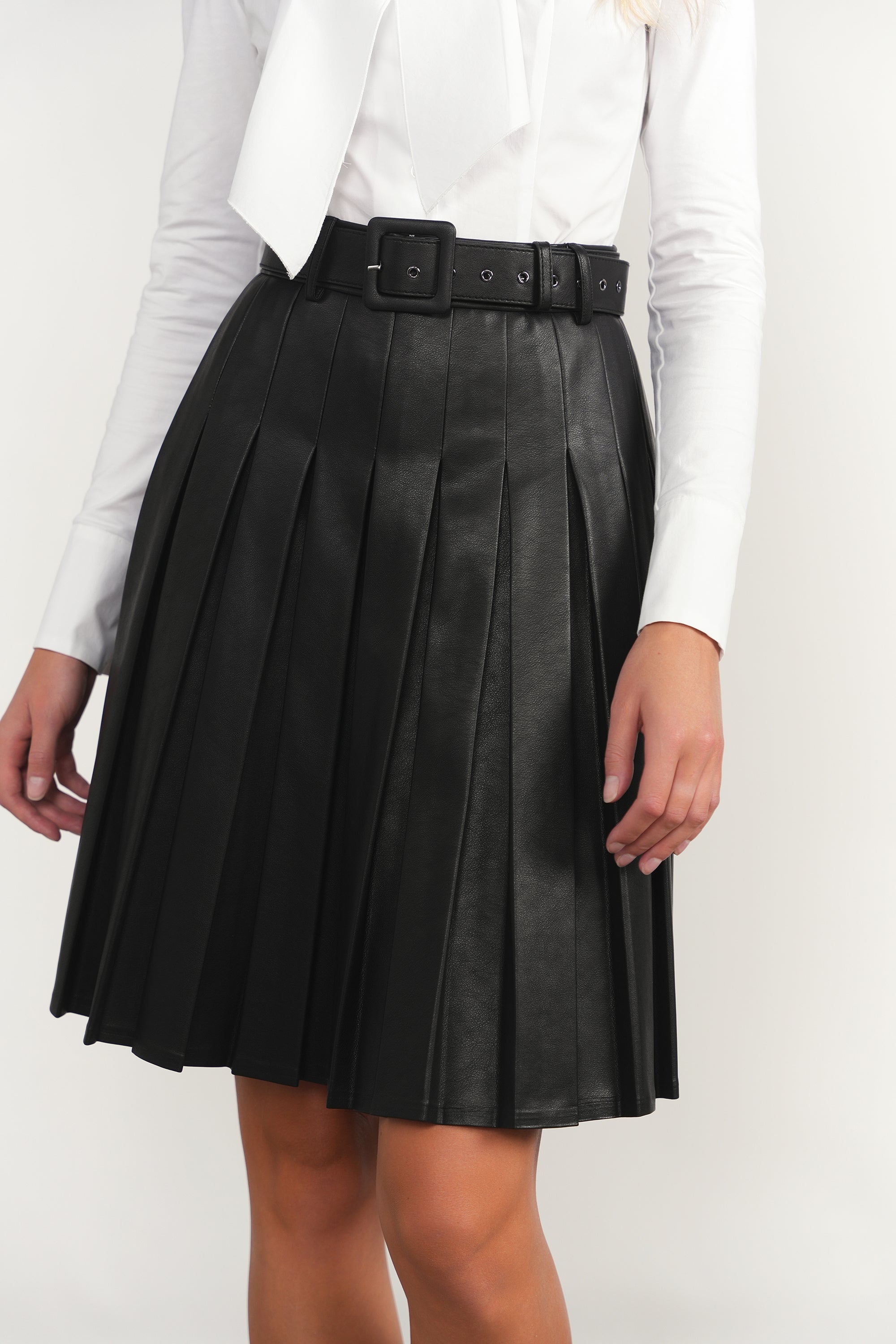 Yarra Skirt - Black 21 Petite