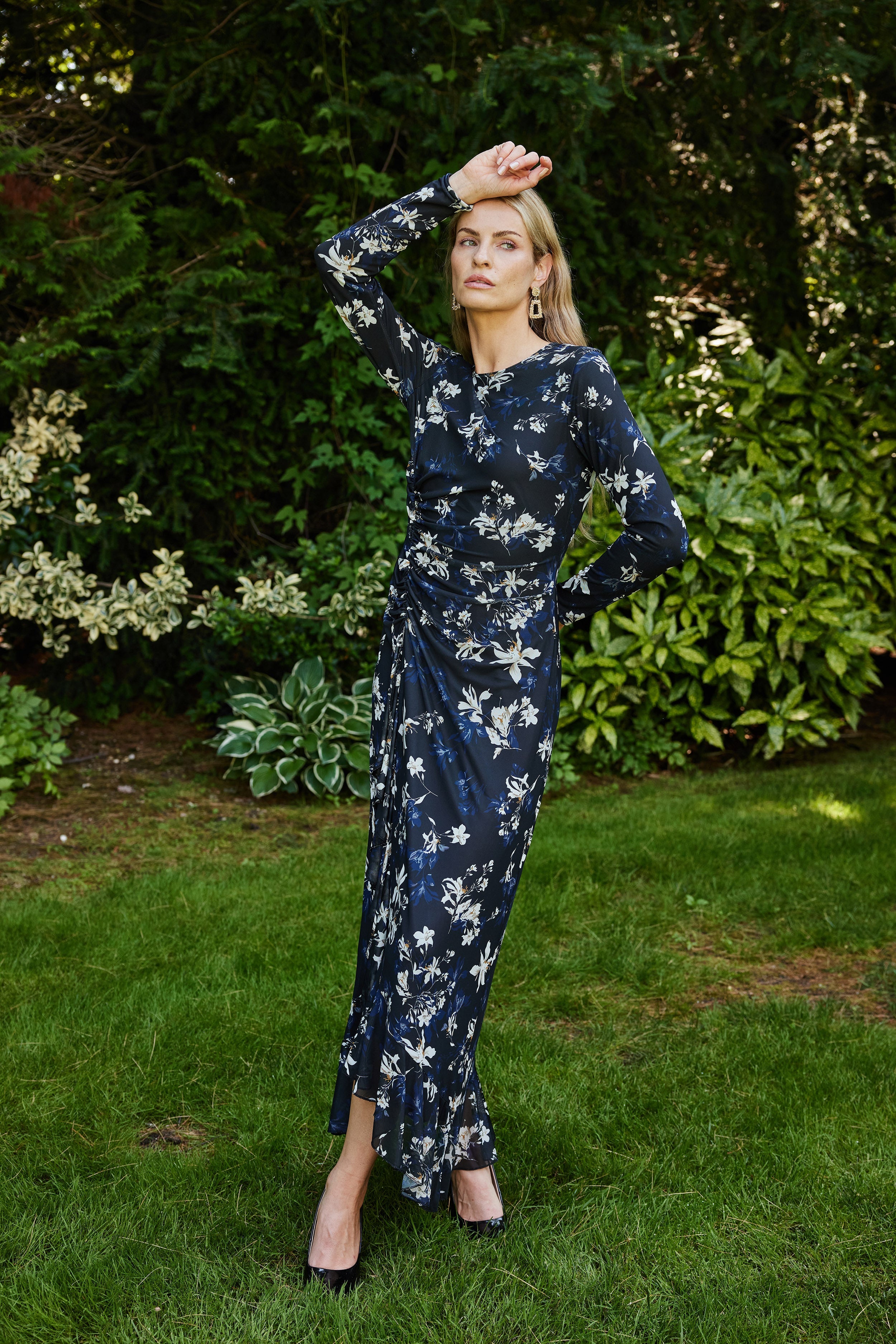 Janet - Straight Dress With Side Shirring - Black Floral