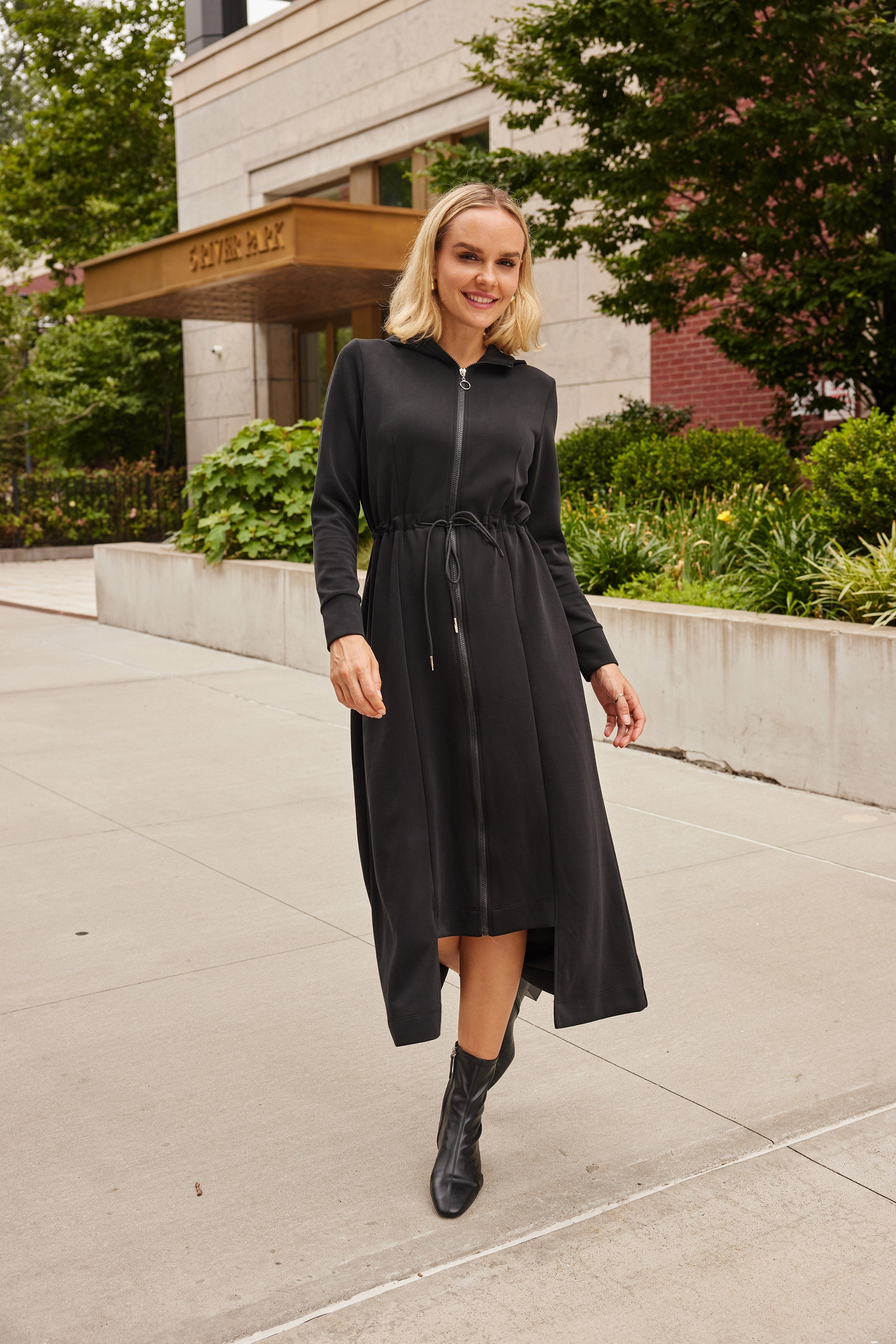 Rhea 2.0 - Black