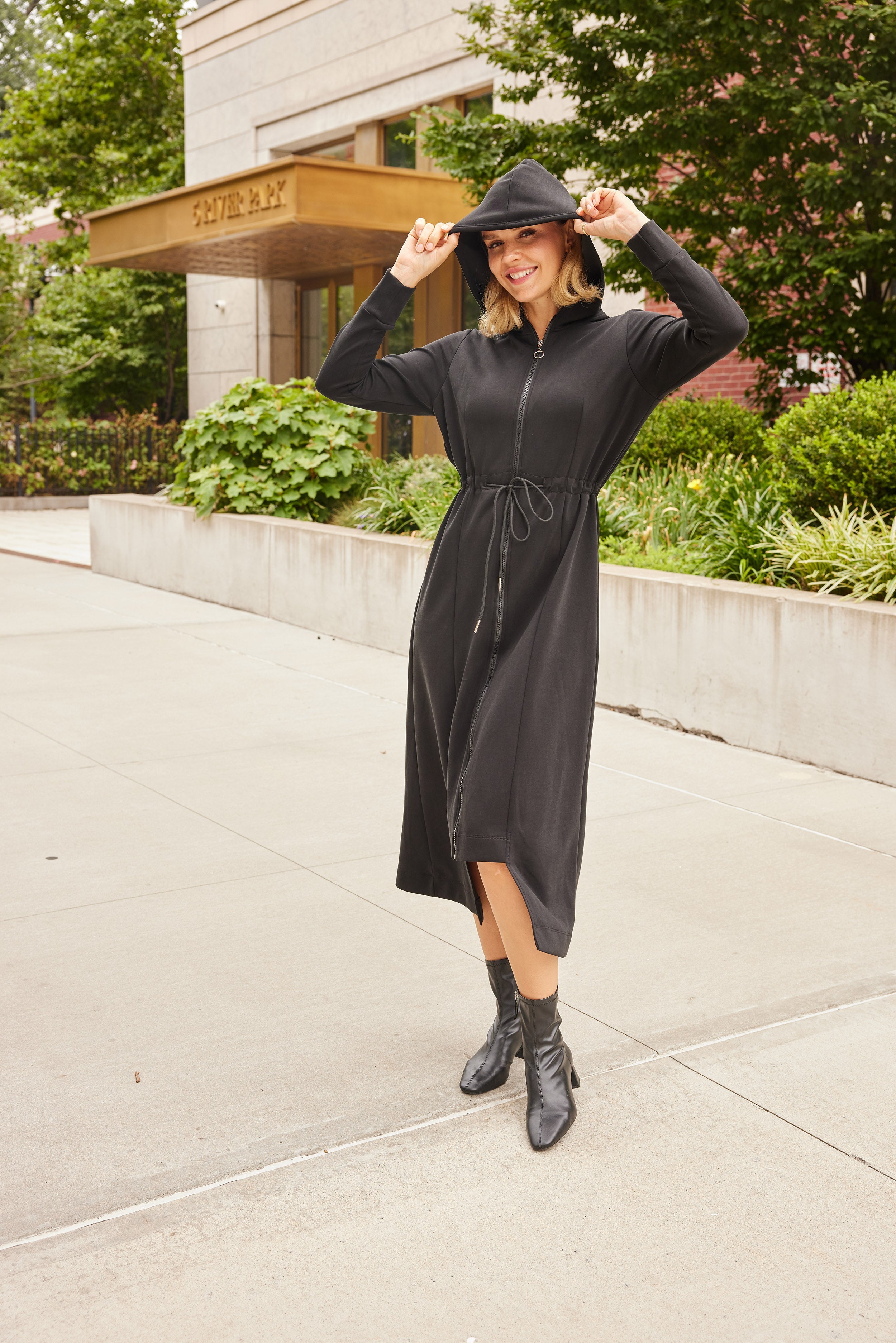 Rhea 2.0 - Black
