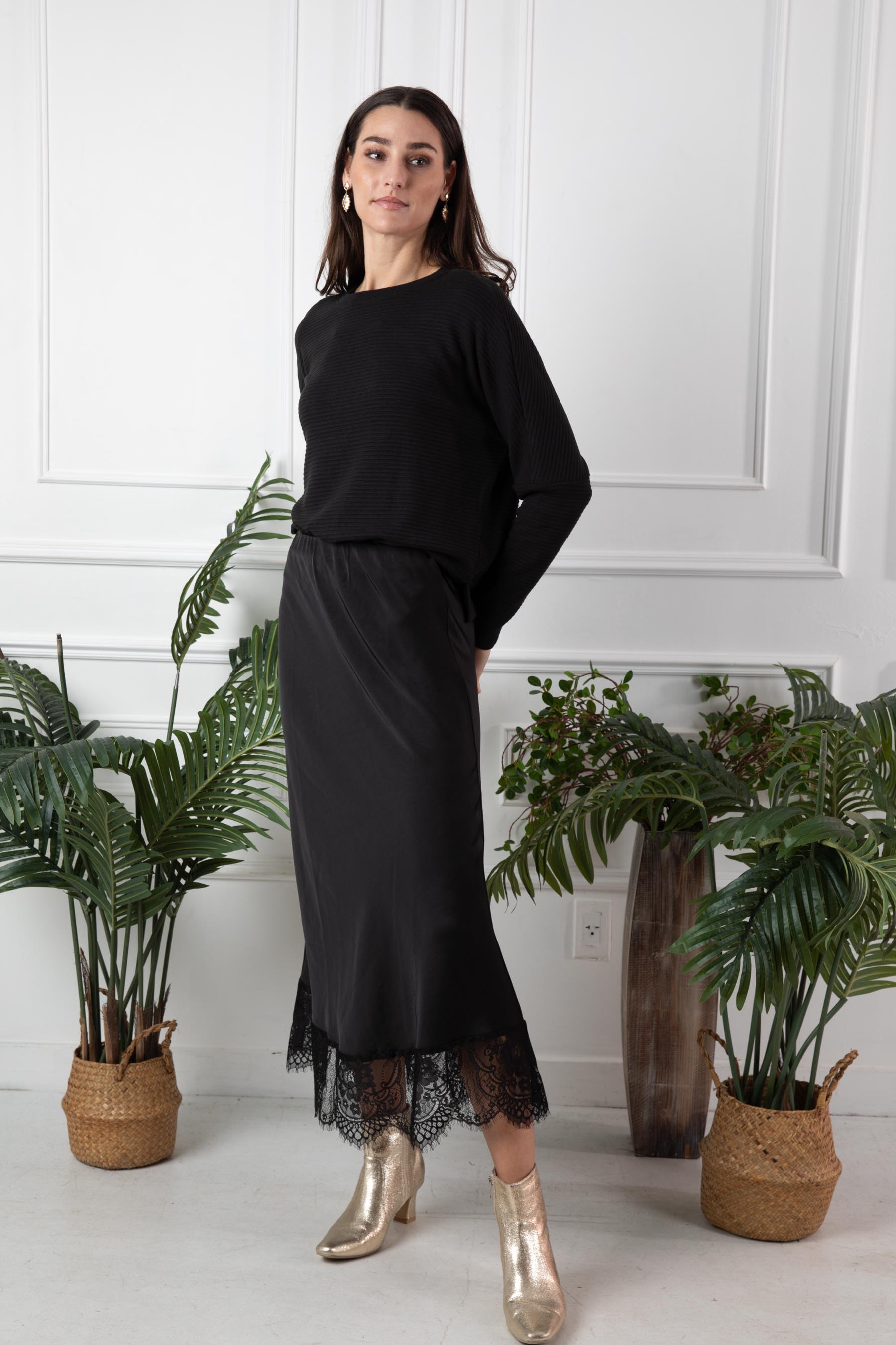 Venice Skirt - Elastic Waistband Midi Slip Skirt - Black Lace