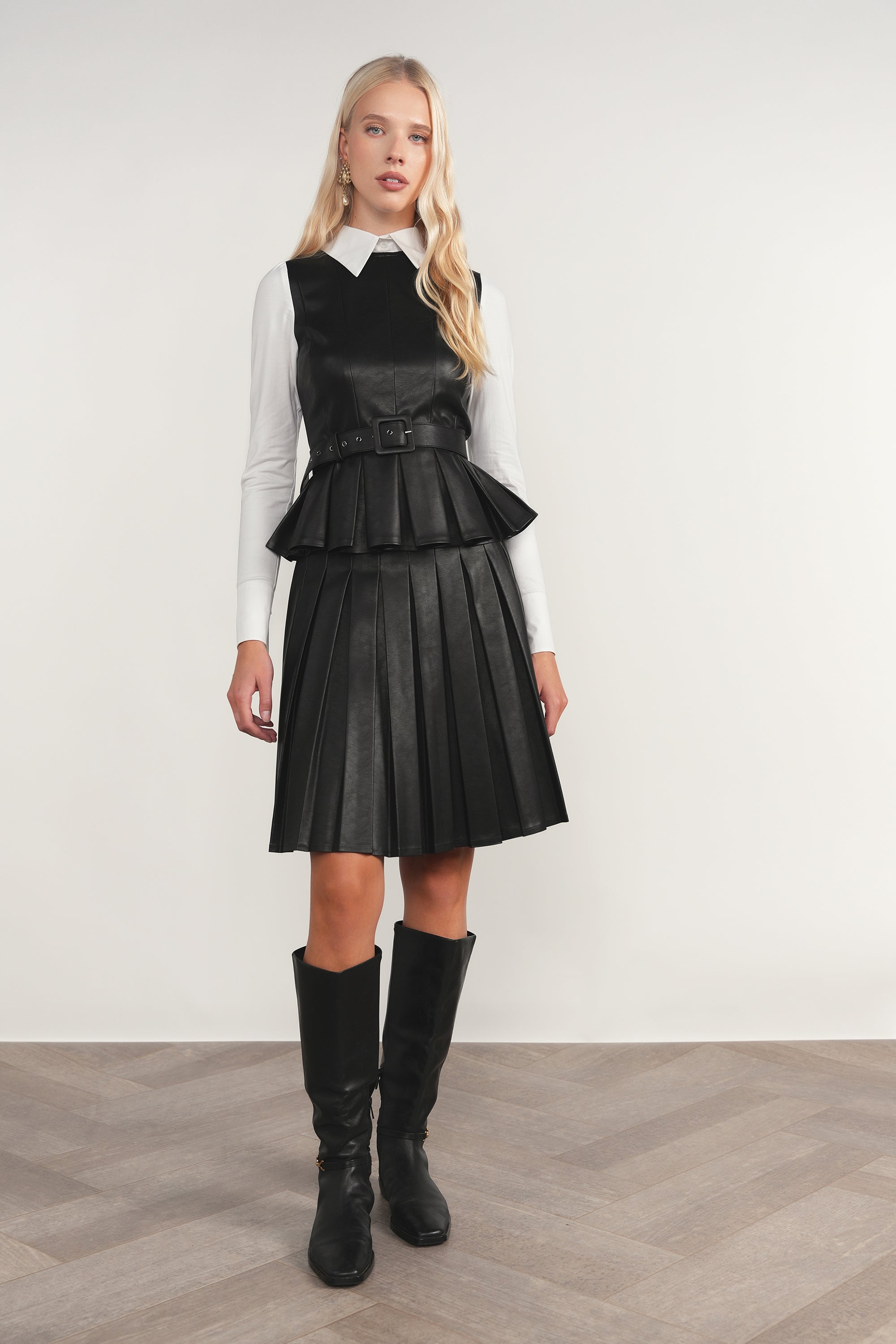Yarra Skirt - Black 23 Short